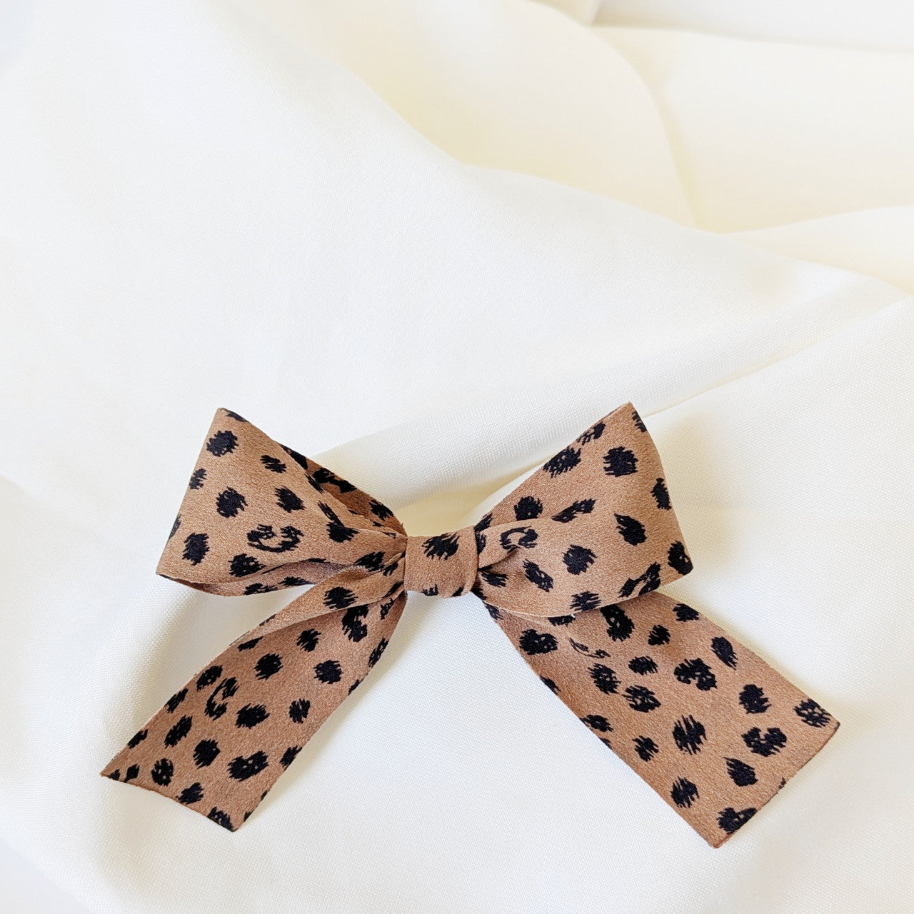 Blushing Leopard Bow Set