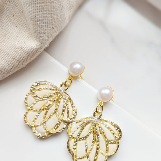 Pearl Shell Earring